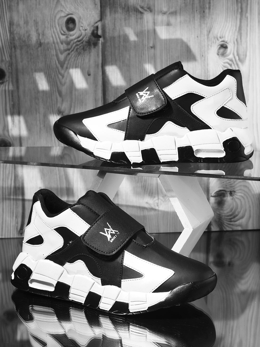 Woakers Shadow Flash