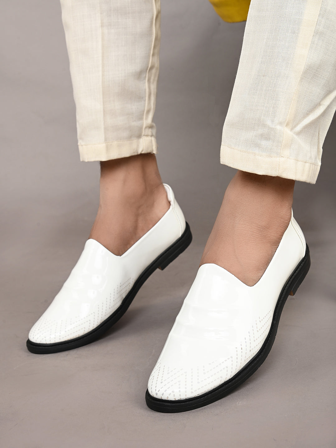 Woakers Ivory Royale