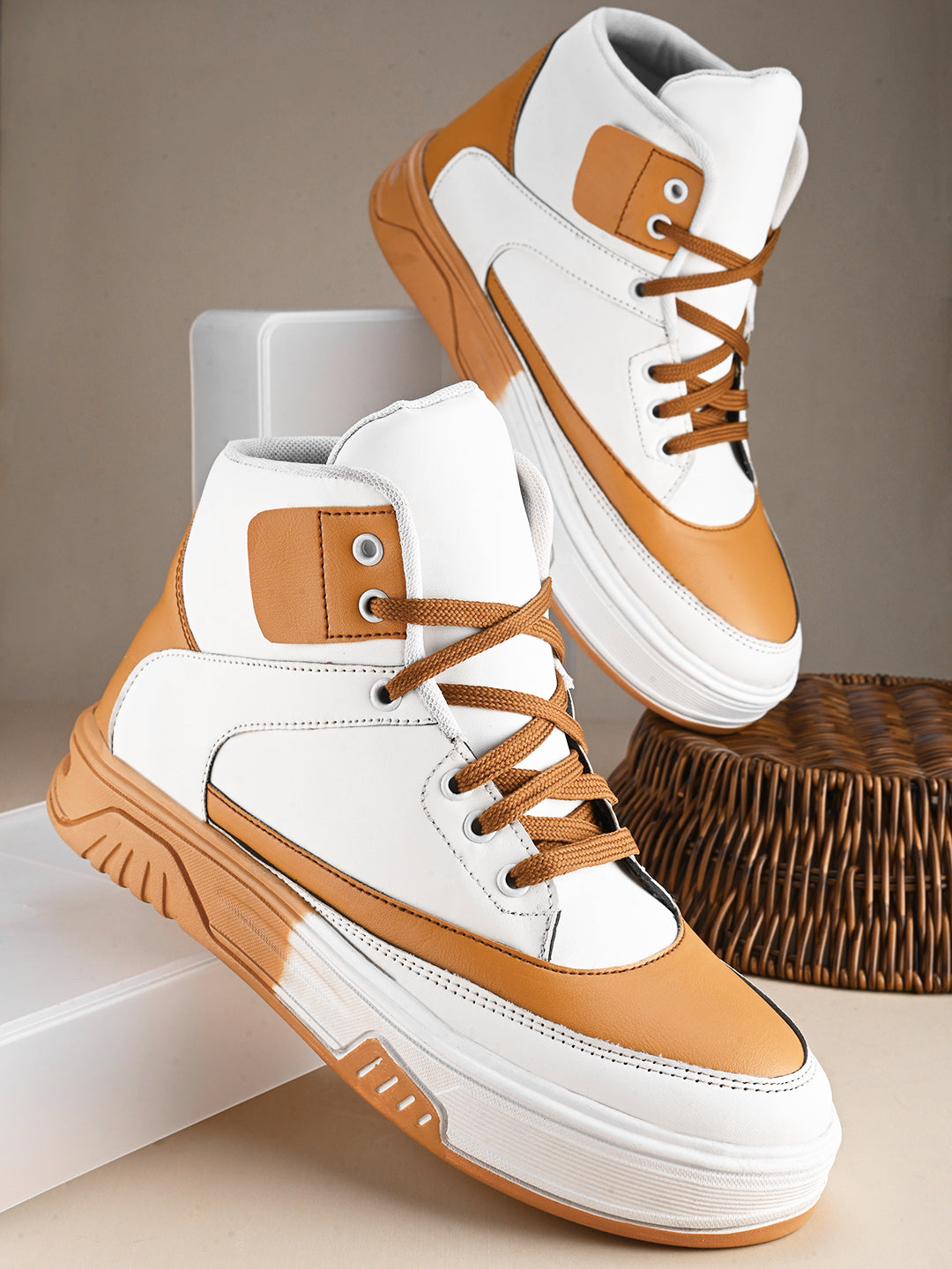 Woakers Golden Mirage